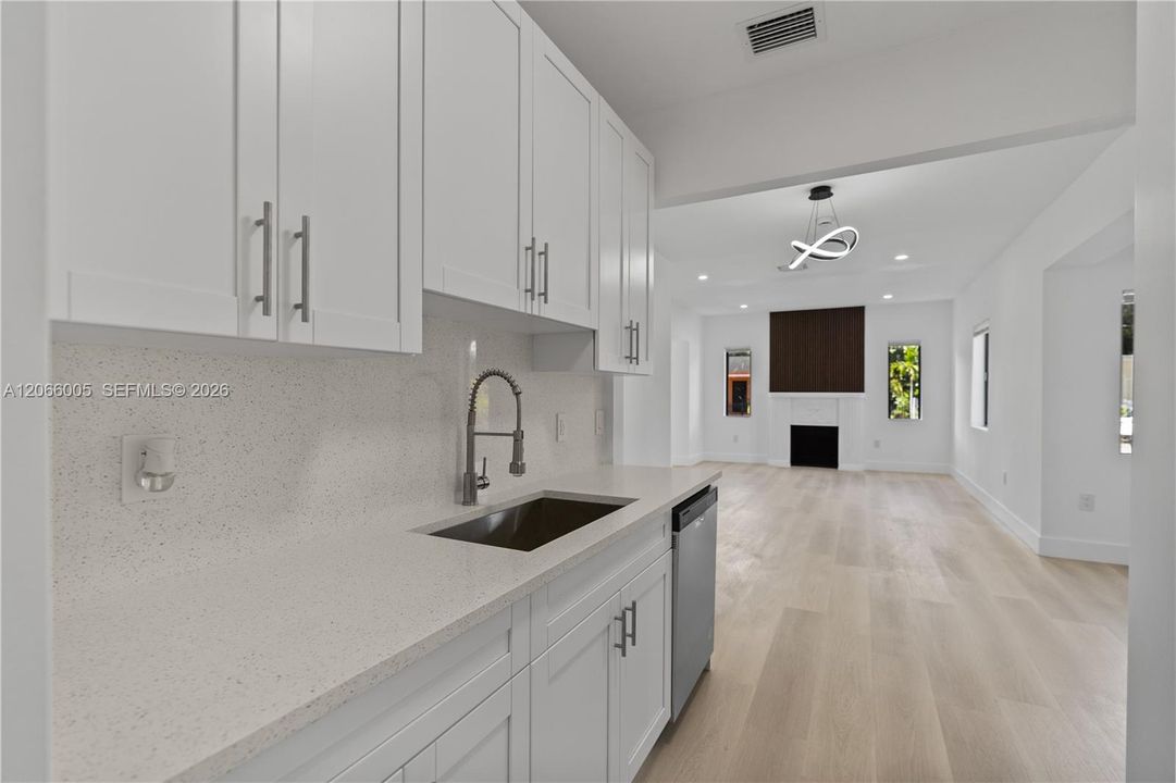 For Sale: $559,900 (3 beds, 2 baths, 1412 Square Feet)