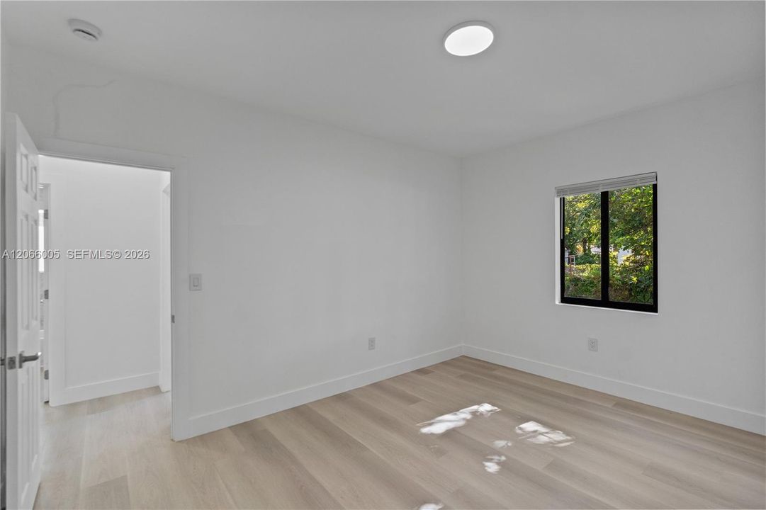 For Sale: $559,900 (3 beds, 2 baths, 1412 Square Feet)