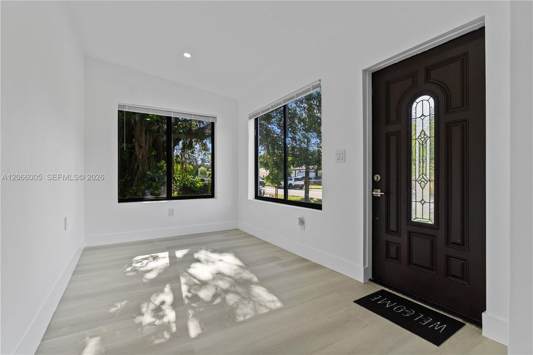 For Sale: $559,900 (3 beds, 2 baths, 1412 Square Feet)
