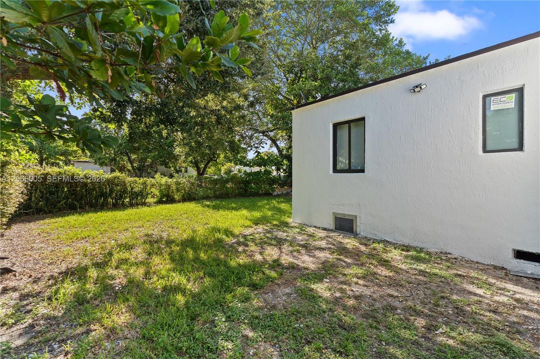 For Sale: $559,900 (3 beds, 2 baths, 1412 Square Feet)