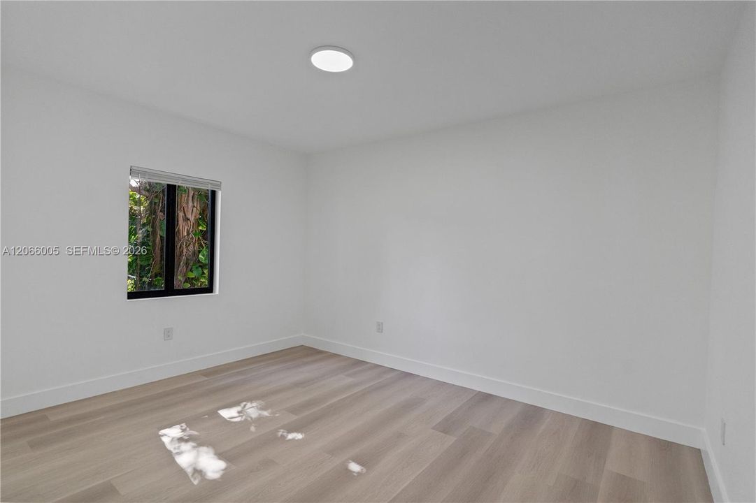 For Sale: $559,900 (3 beds, 2 baths, 1412 Square Feet)