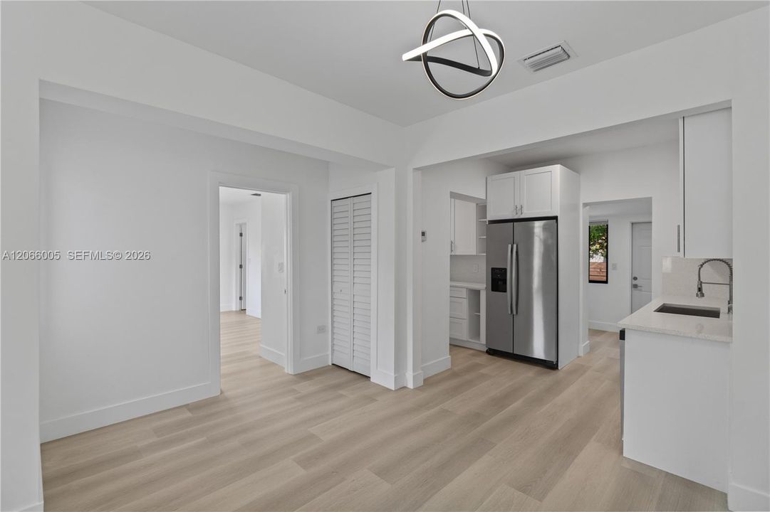 For Sale: $559,900 (3 beds, 2 baths, 1412 Square Feet)