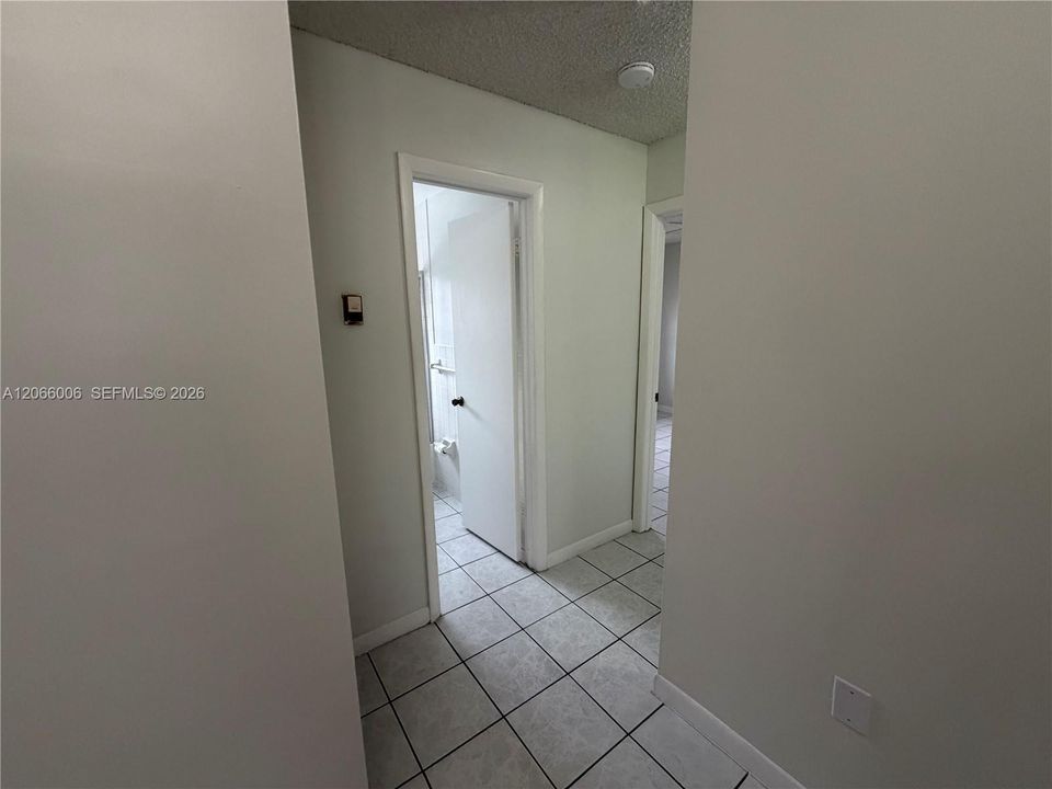 В аренду: $2,350 (2 спален, 2 ванн, 925 Квадратных фут)