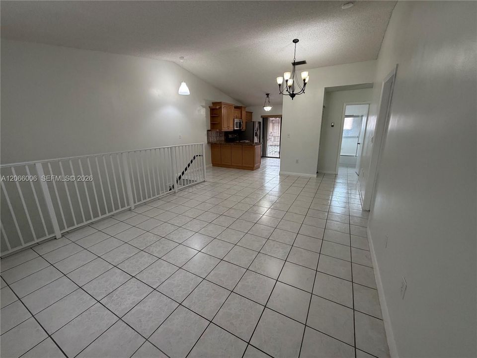 В аренду: $2,350 (2 спален, 2 ванн, 925 Квадратных фут)