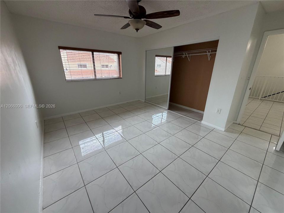В аренду: $2,350 (2 спален, 2 ванн, 925 Квадратных фут)