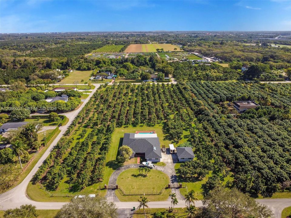 For Sale: $2,500,000 (4 beds, 4 baths, 3871 Square Feet)