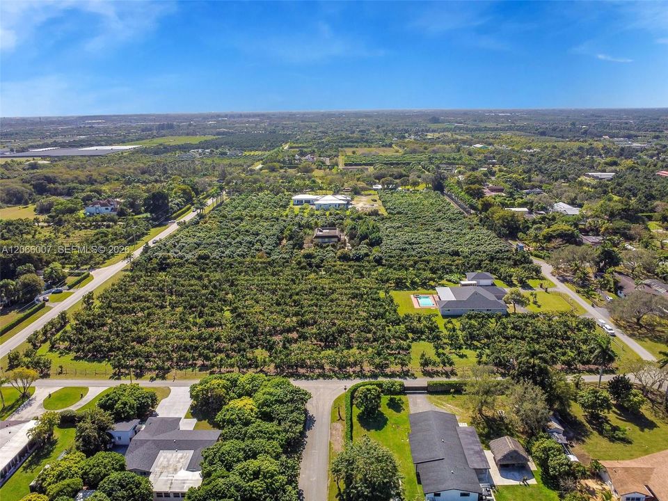 For Sale: $2,500,000 (4 beds, 4 baths, 3871 Square Feet)