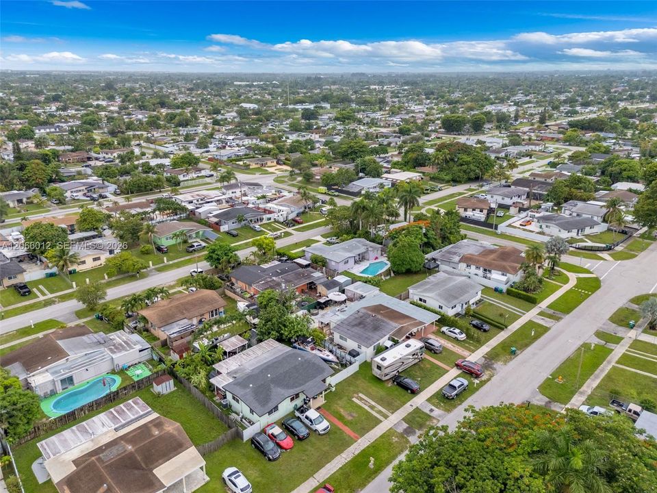 For Sale: $599,000 (3 beds, 1 baths, 1568 Square Feet)