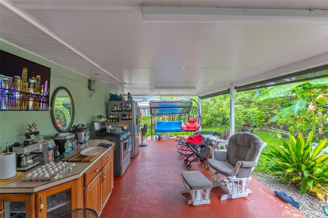 For Sale: $599,000 (3 beds, 1 baths, 1568 Square Feet)