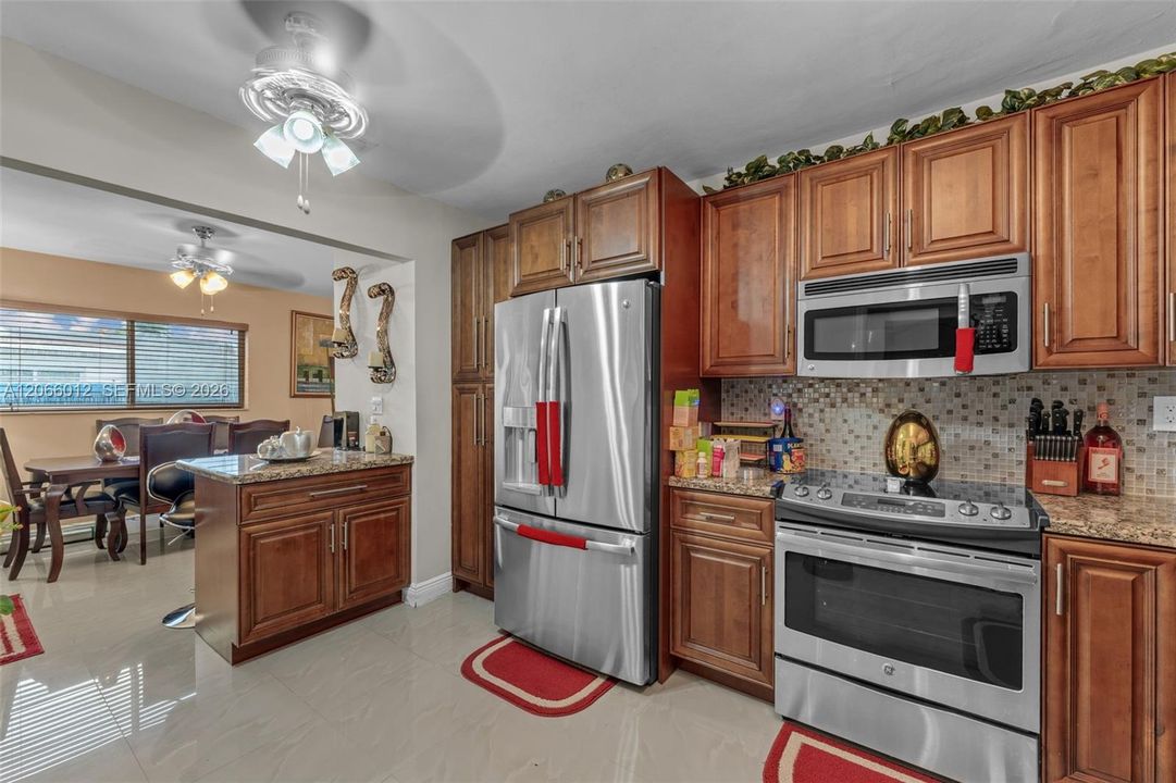 For Sale: $599,000 (3 beds, 1 baths, 1568 Square Feet)