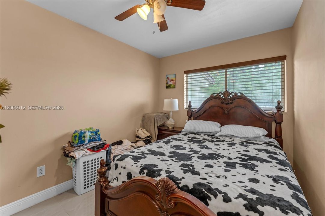 For Sale: $599,000 (3 beds, 1 baths, 1568 Square Feet)