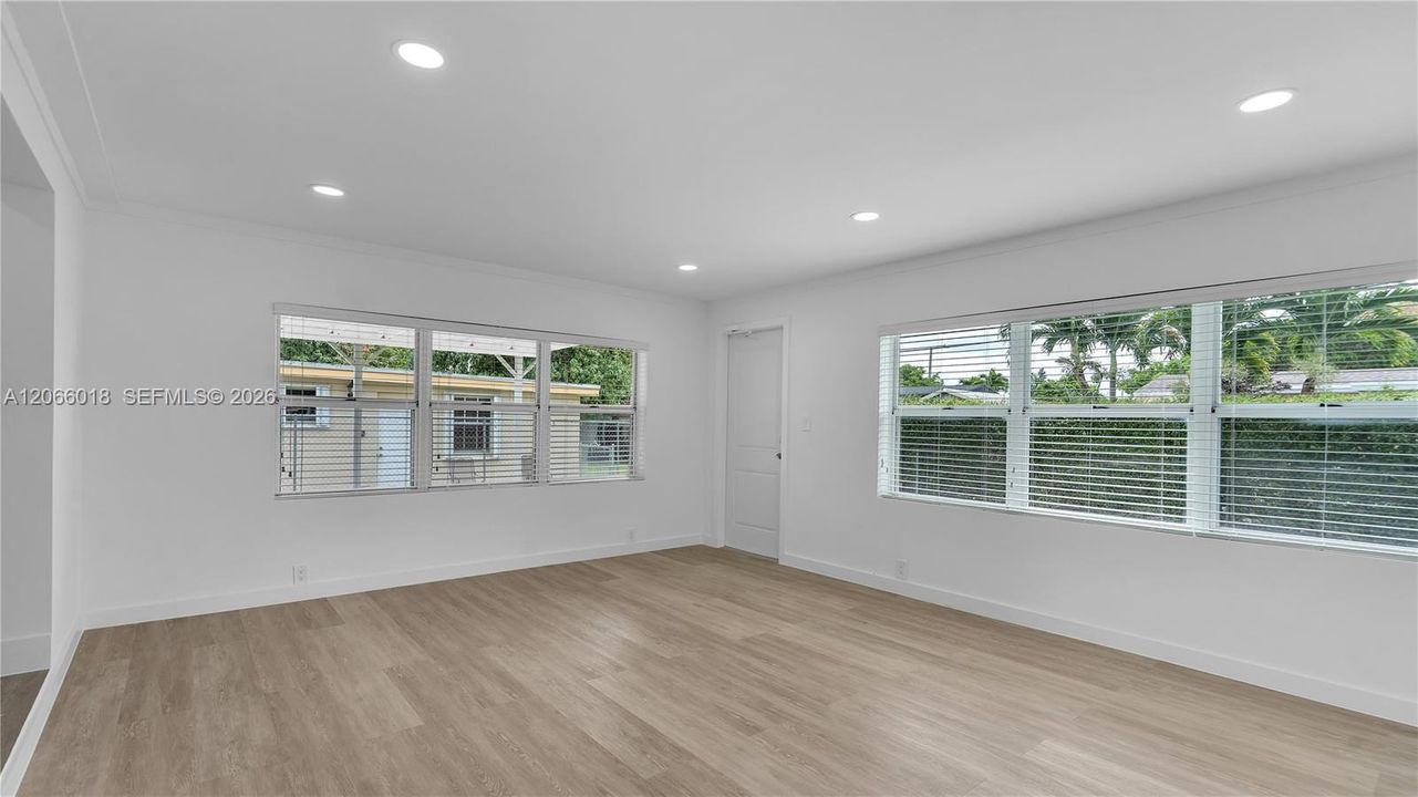 For Sale: $765,000 (3 beds, 2 baths, 1365 Square Feet)