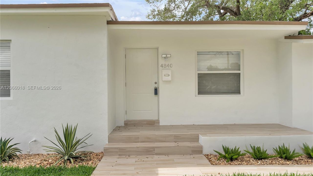 For Sale: $765,000 (3 beds, 2 baths, 1365 Square Feet)
