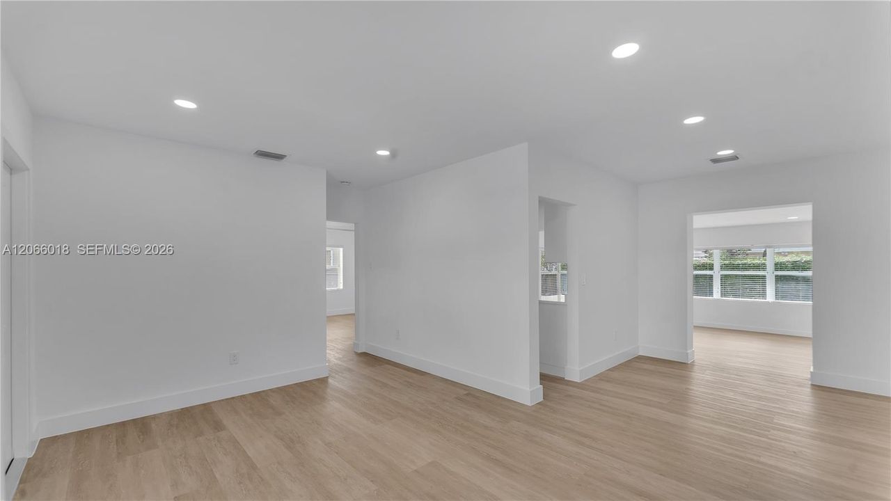 For Sale: $765,000 (3 beds, 2 baths, 1365 Square Feet)