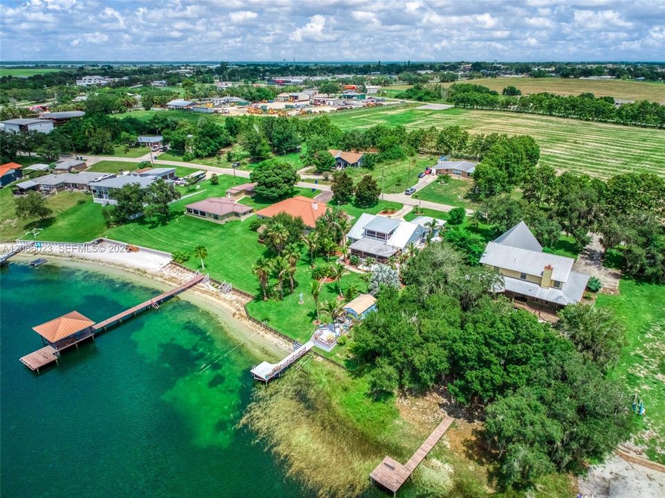 На продажу: $530,000 (4 спален, 2 ванн, 1804 Квадратных фут)