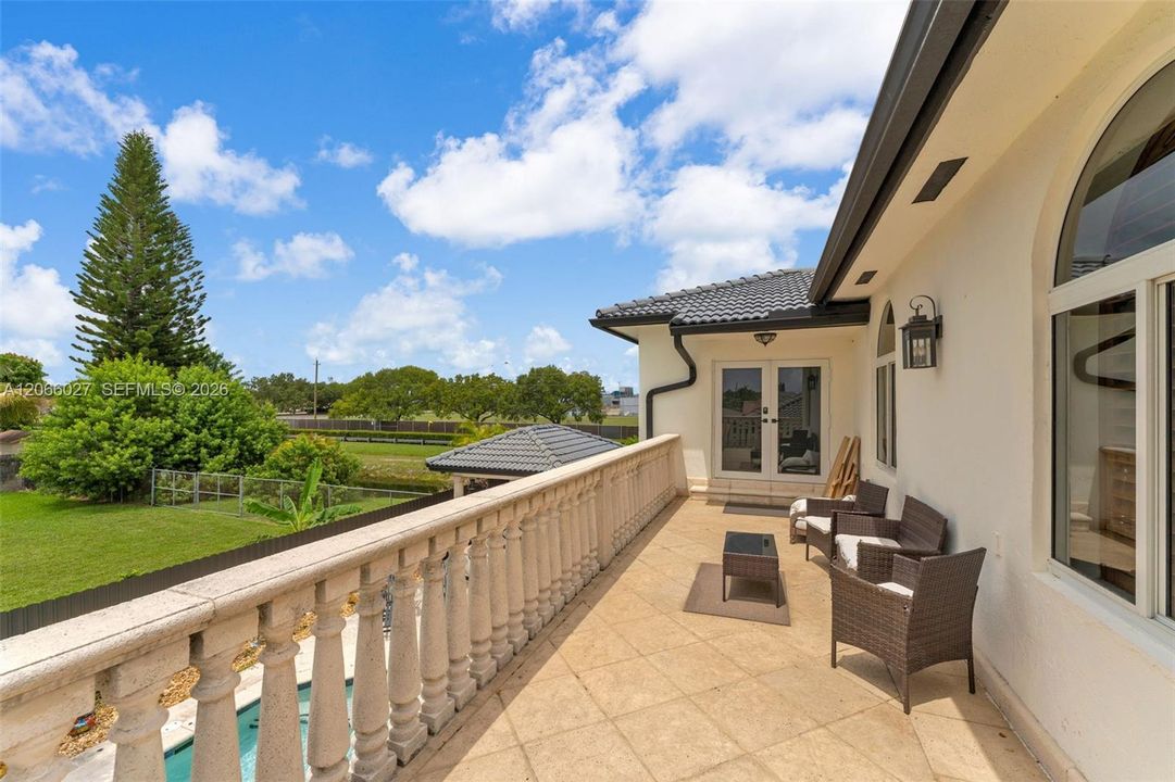 For Sale: $1,500,000 (4 beds, 3 baths, 3176 Square Feet)