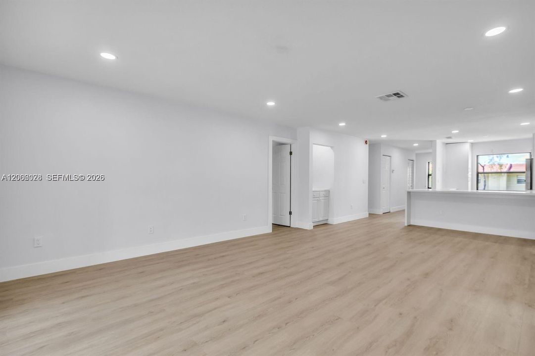 En Renta: $2,400 (2 camas, 2 baños, 1216 Pies cuadrados)