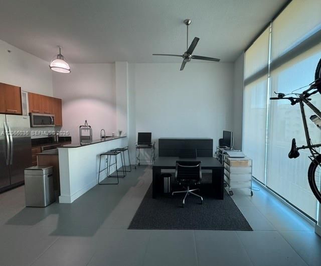 For Sale: $379,000 (1 beds, 1 baths, 957 Square Feet)