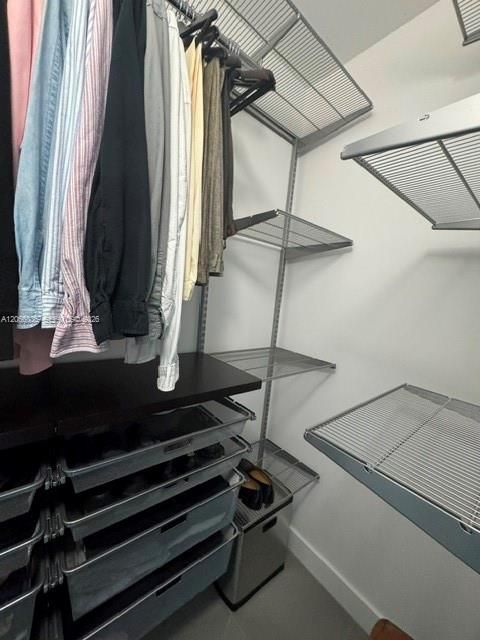 For Sale: $379,000 (1 beds, 1 baths, 957 Square Feet)