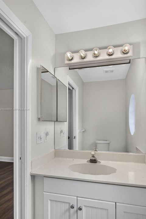 1/2 bathroom