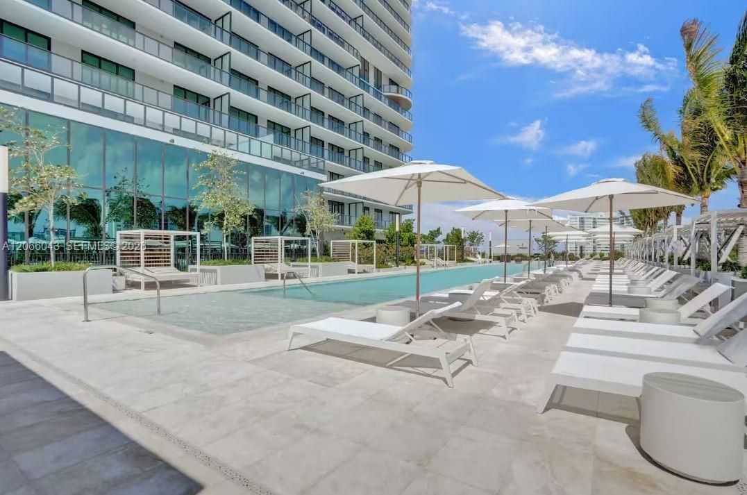 En Venta: $699,000 (1 camas, 1 baños, 425 Pies cuadrados)