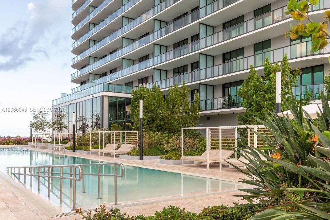 En Venta: $699,000 (1 camas, 1 baños, 425 Pies cuadrados)