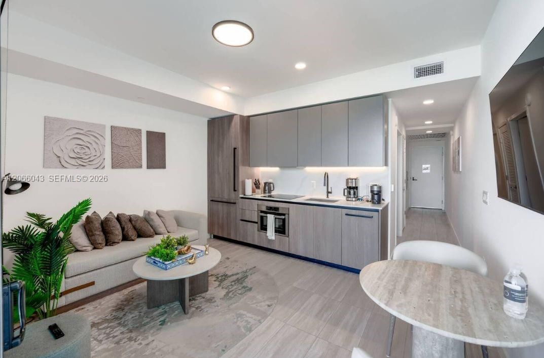 En Venta: $699,000 (1 camas, 1 baños, 425 Pies cuadrados)