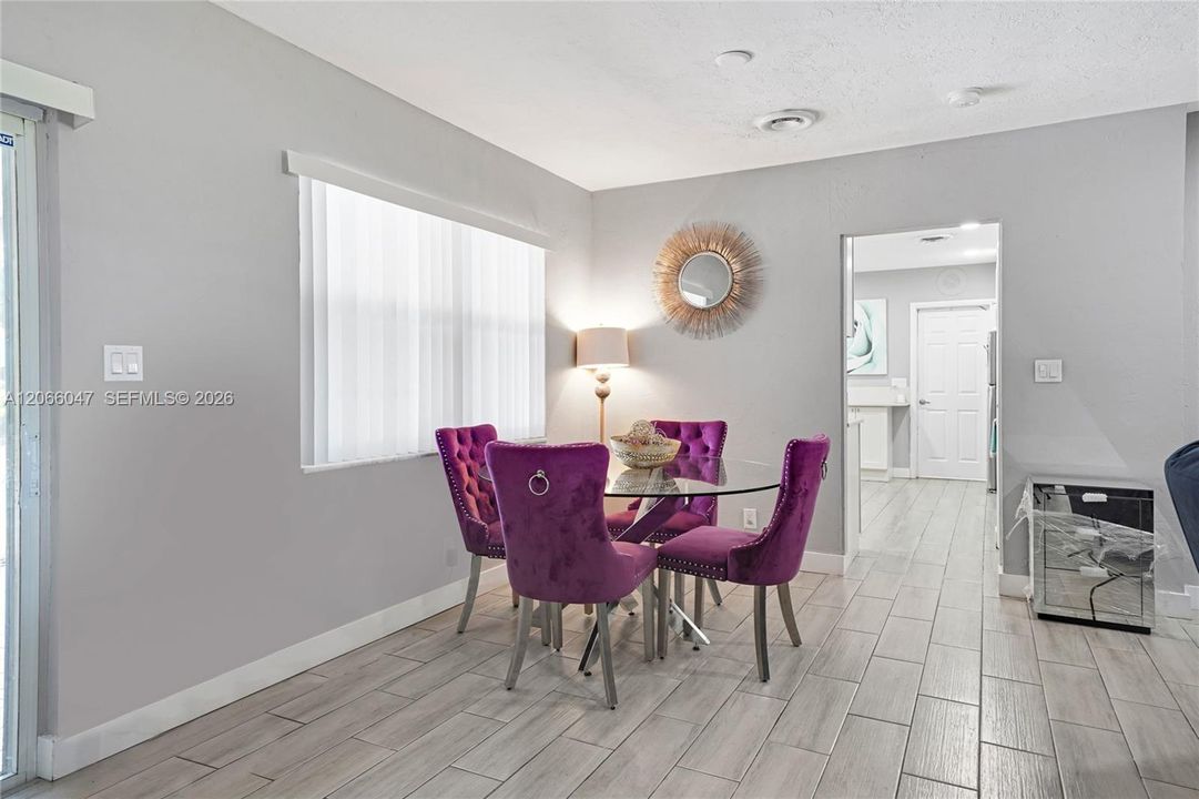 For Sale: $699,000 (3 beds, 2 baths, 1628 Square Feet)