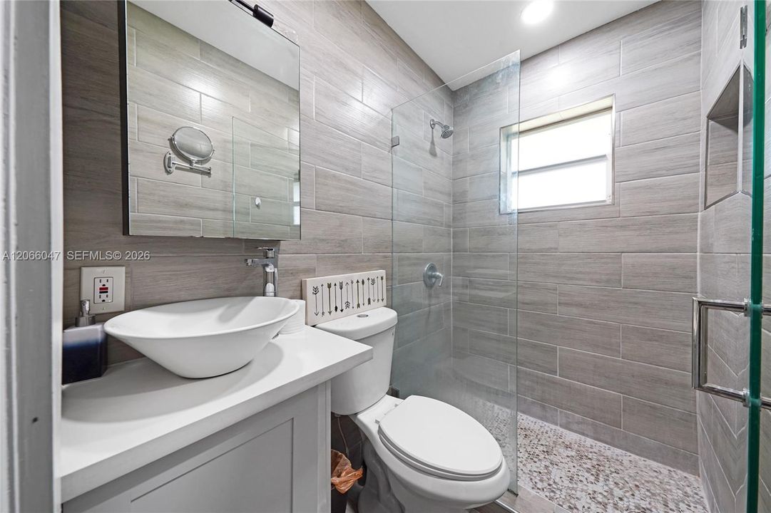 For Sale: $699,000 (3 beds, 2 baths, 1628 Square Feet)