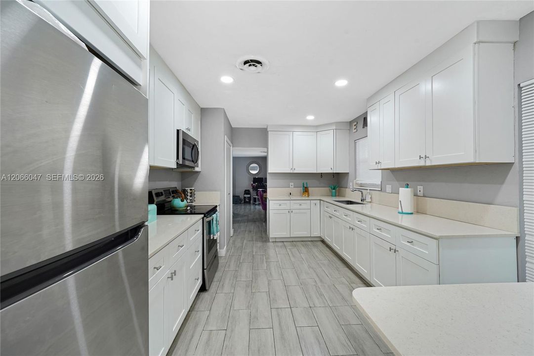 For Sale: $699,000 (3 beds, 2 baths, 1628 Square Feet)