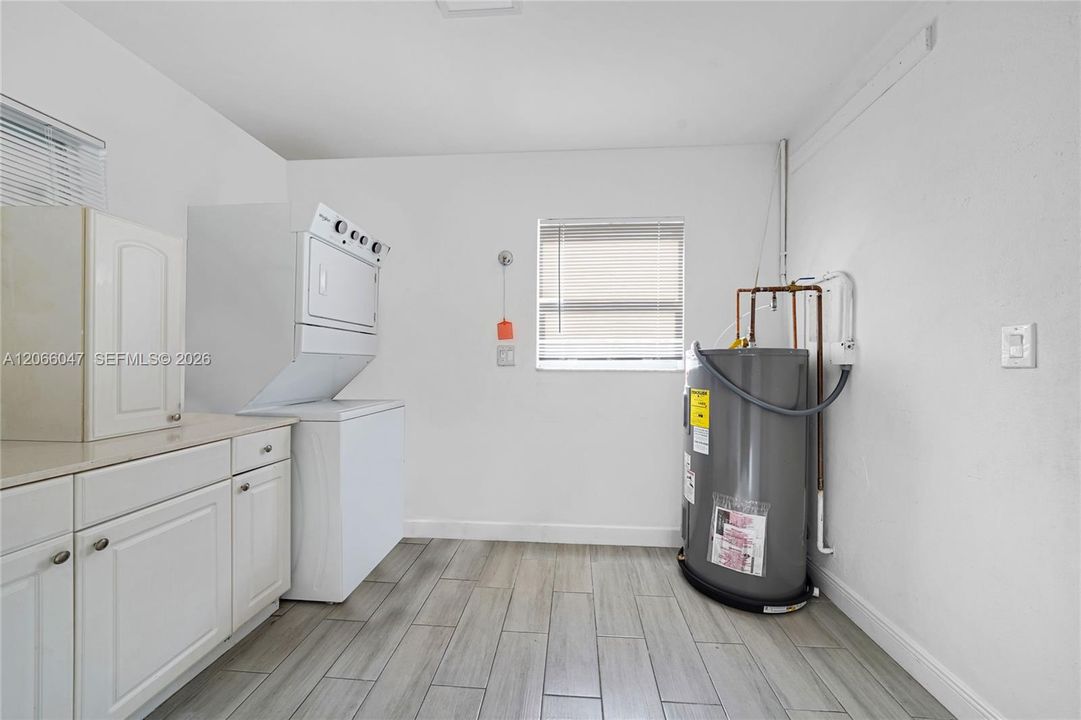 For Sale: $699,000 (3 beds, 2 baths, 1628 Square Feet)