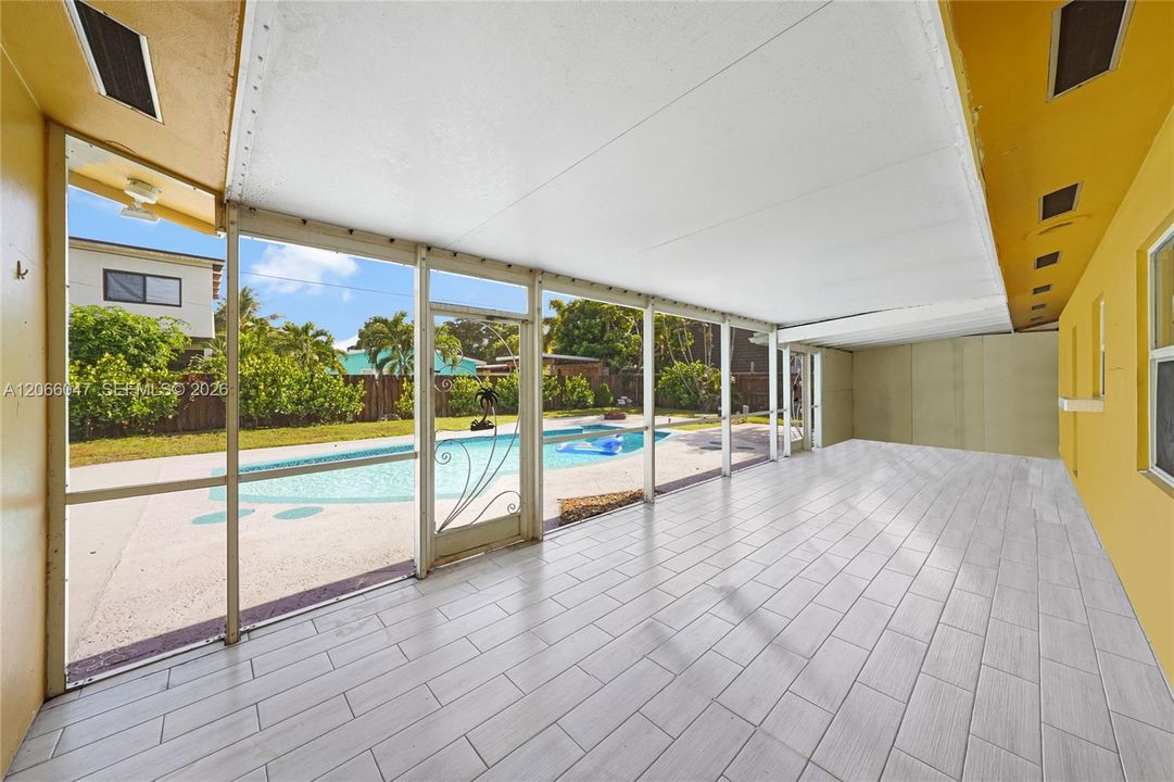 For Sale: $699,000 (3 beds, 2 baths, 1628 Square Feet)