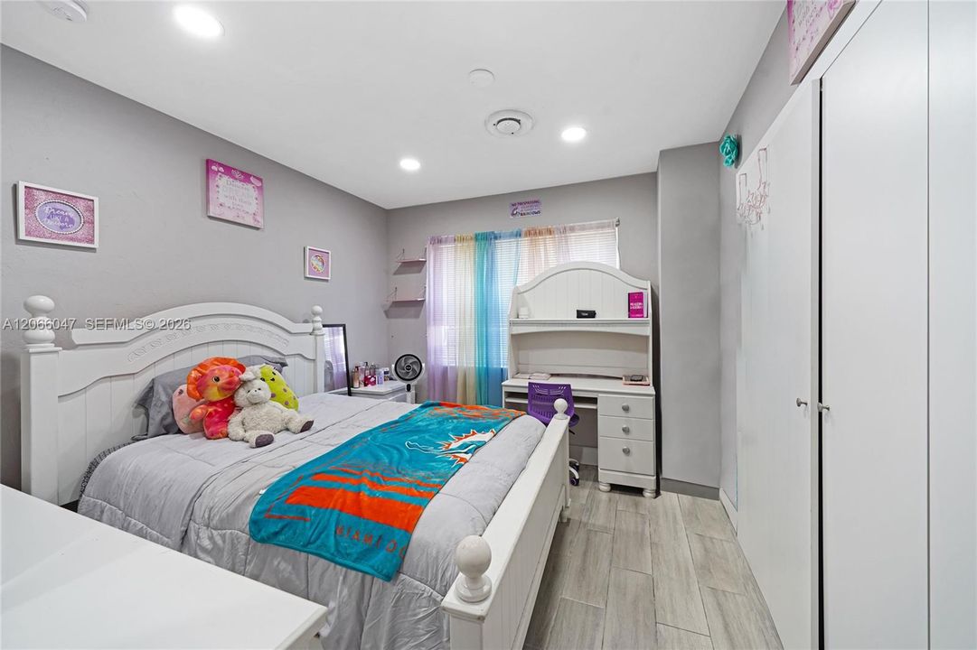 For Sale: $699,000 (3 beds, 2 baths, 1628 Square Feet)