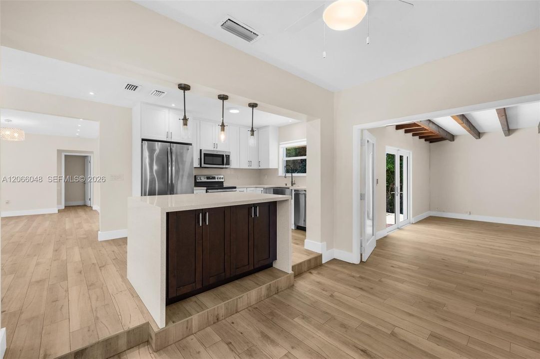 For Sale: $1,300,000 (3 beds, 2 baths, 1549 Square Feet)