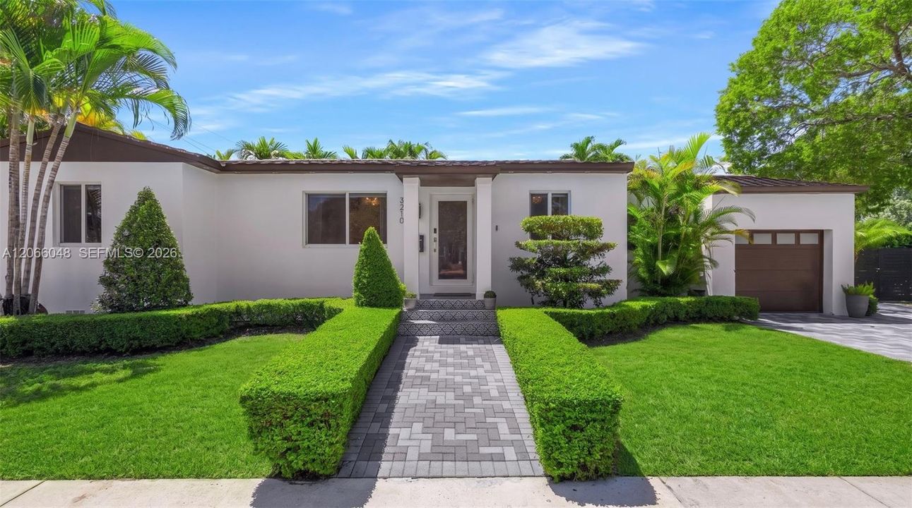 For Sale: $1,300,000 (3 beds, 2 baths, 1549 Square Feet)