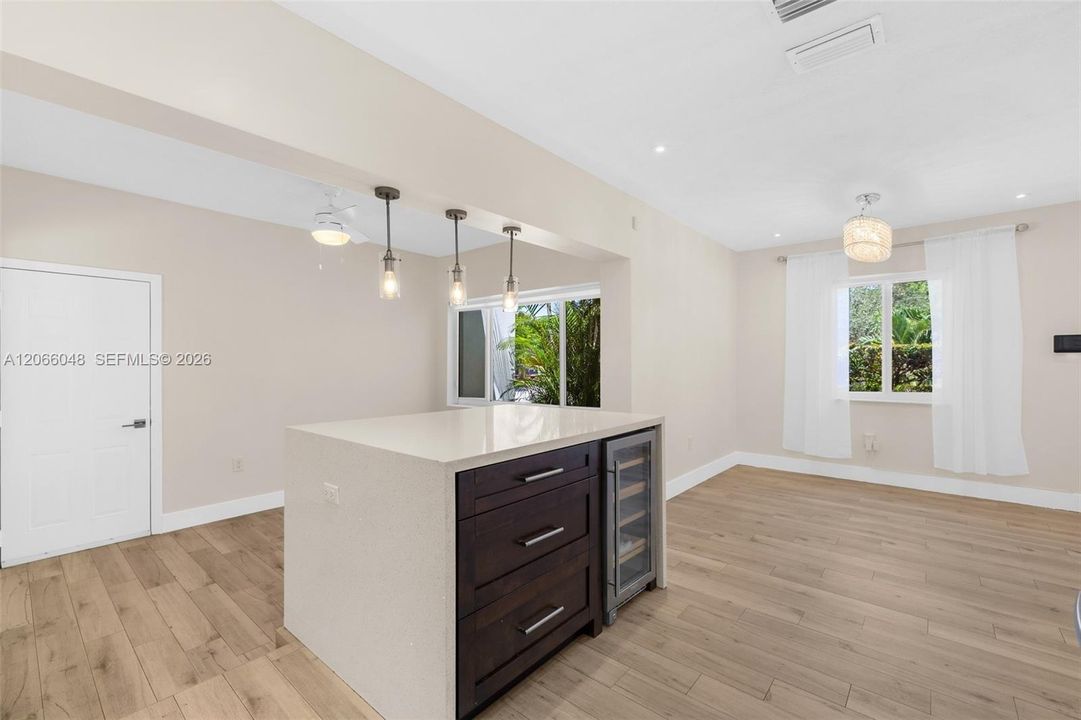 For Sale: $1,300,000 (3 beds, 2 baths, 1549 Square Feet)