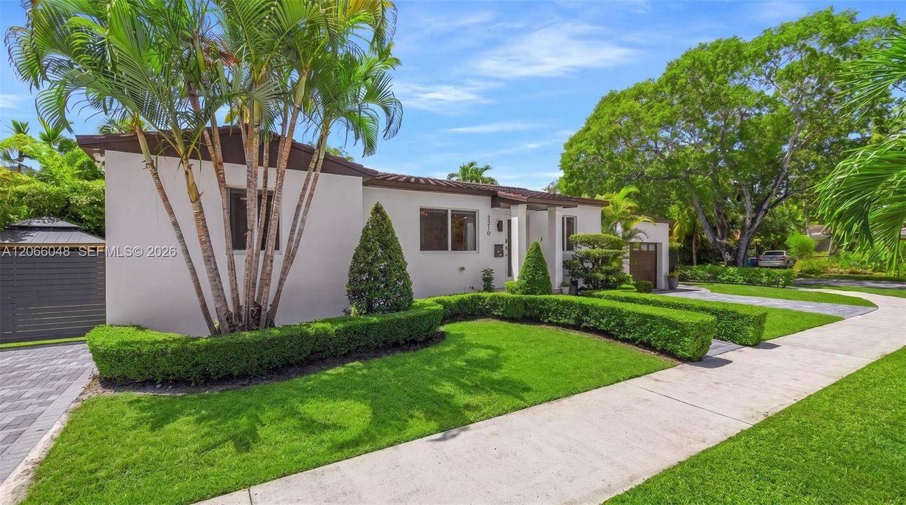 For Sale: $1,300,000 (3 beds, 2 baths, 1549 Square Feet)