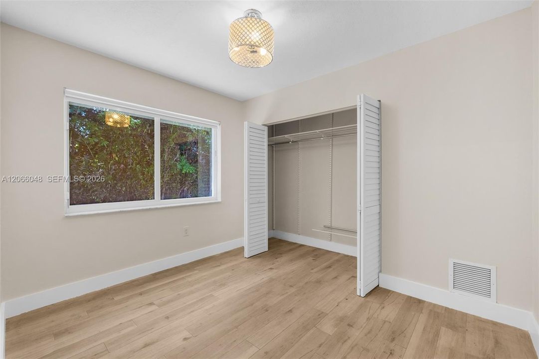 For Sale: $1,300,000 (3 beds, 2 baths, 1549 Square Feet)