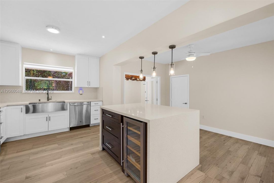For Sale: $1,300,000 (3 beds, 2 baths, 1549 Square Feet)