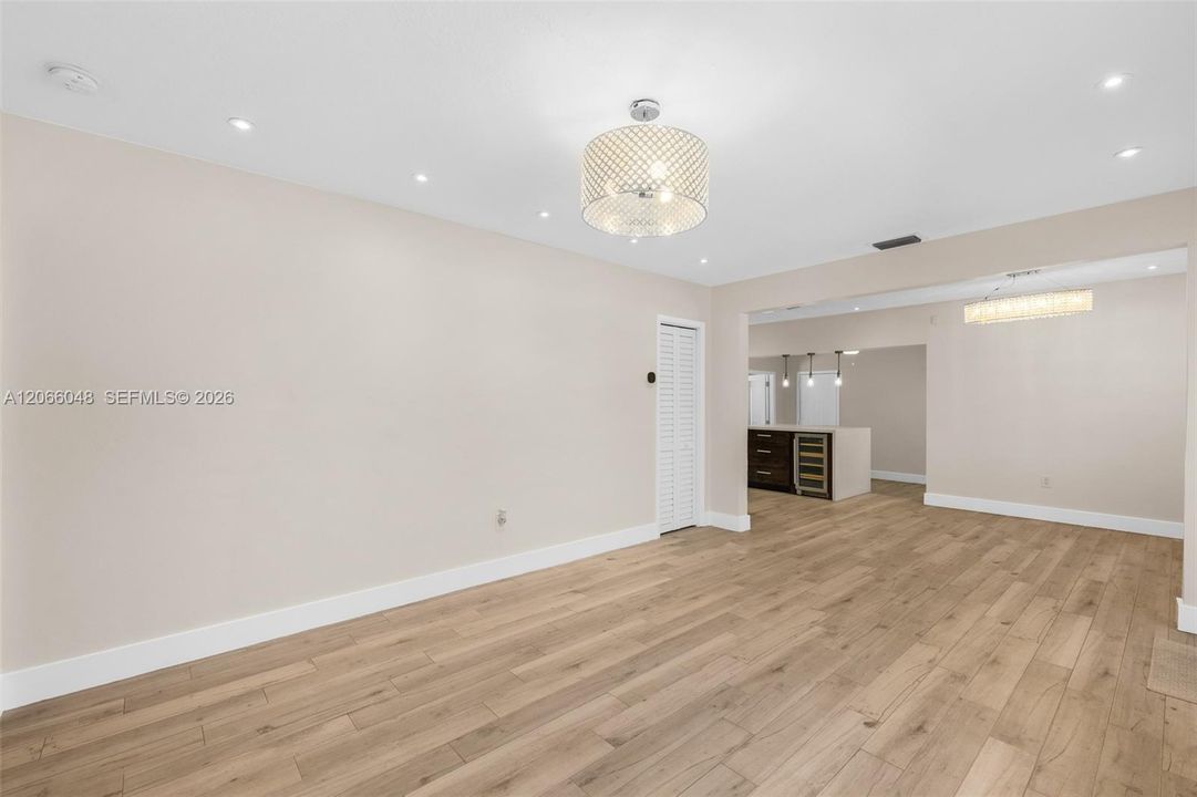 For Sale: $1,300,000 (3 beds, 2 baths, 1549 Square Feet)