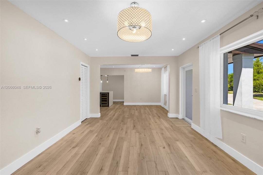 For Sale: $1,300,000 (3 beds, 2 baths, 1549 Square Feet)