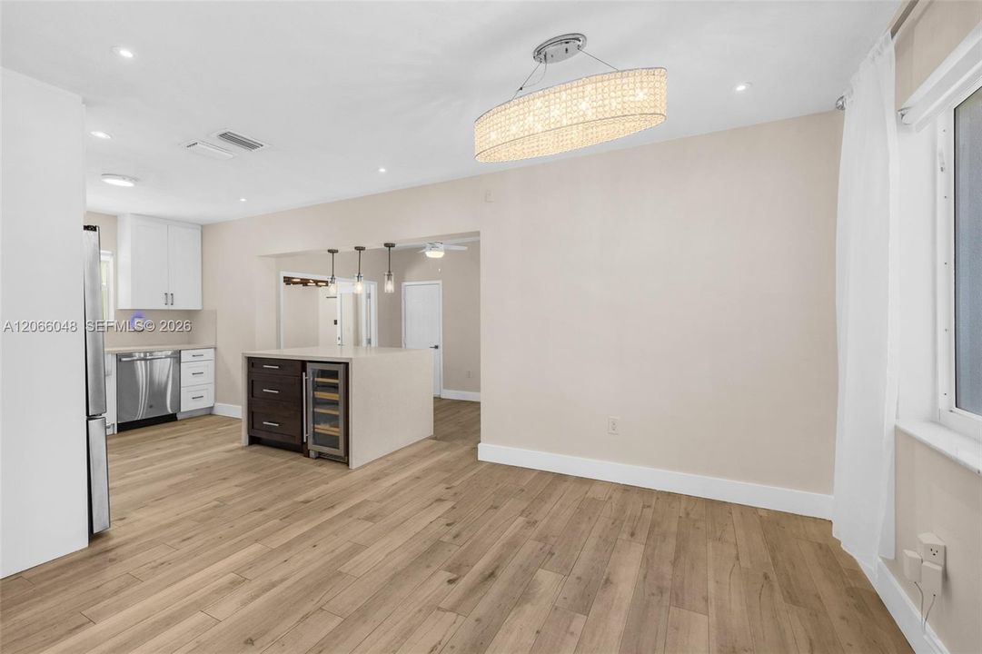 For Sale: $1,300,000 (3 beds, 2 baths, 1549 Square Feet)