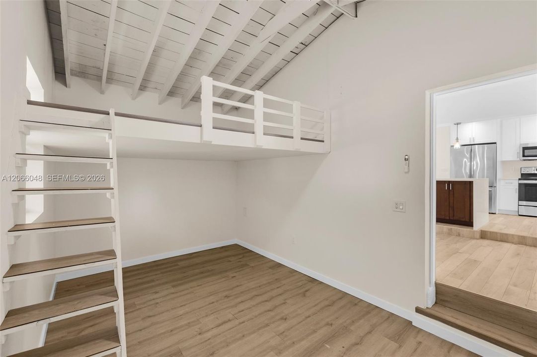 For Sale: $1,300,000 (3 beds, 2 baths, 1549 Square Feet)