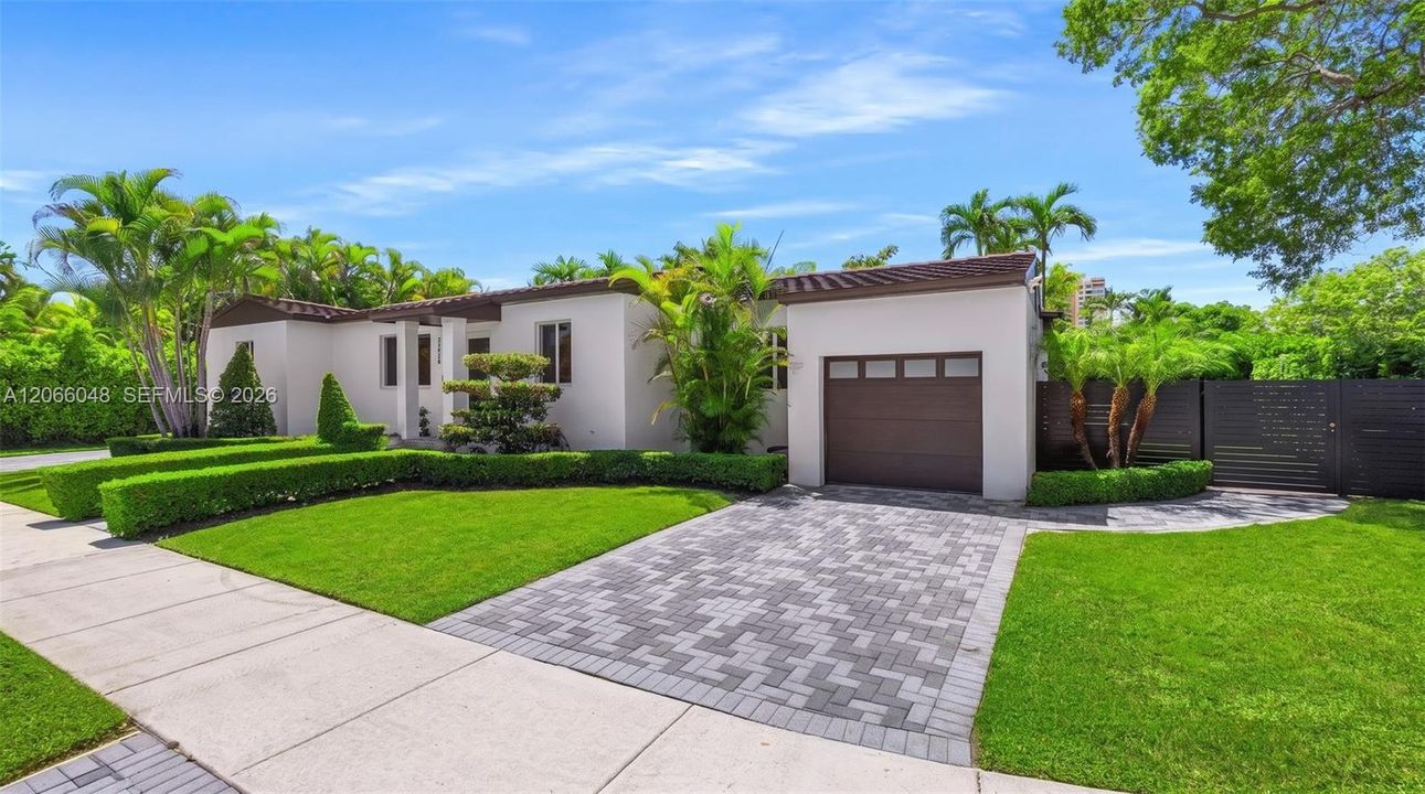 For Sale: $1,300,000 (3 beds, 2 baths, 1549 Square Feet)