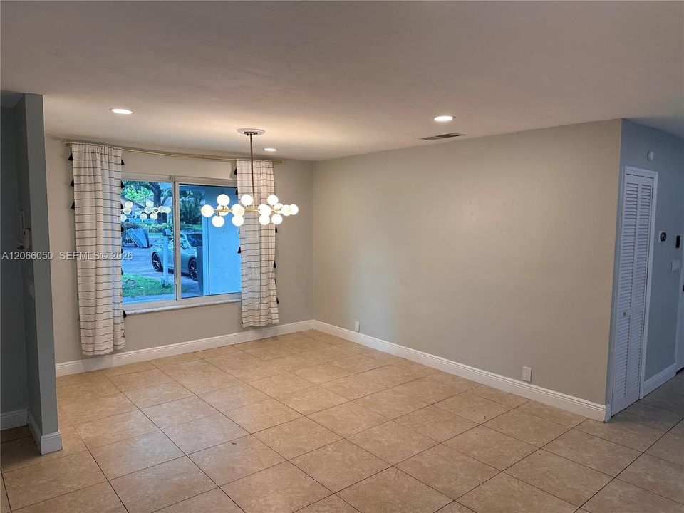 For Rent: $4,500 (4 beds, 2 baths, 2195 Square Feet)