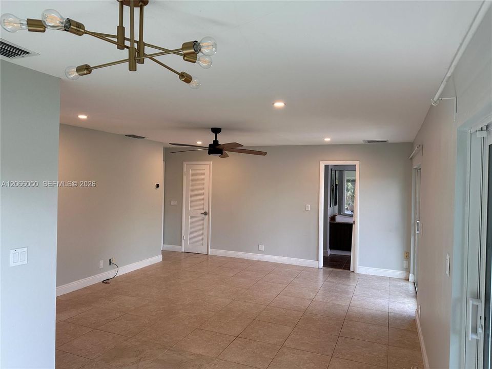 For Rent: $4,500 (4 beds, 2 baths, 2195 Square Feet)