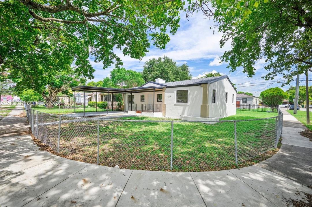 Active With Contract: $625,000 (4 beds, 2 baths, 1664 Square Feet)