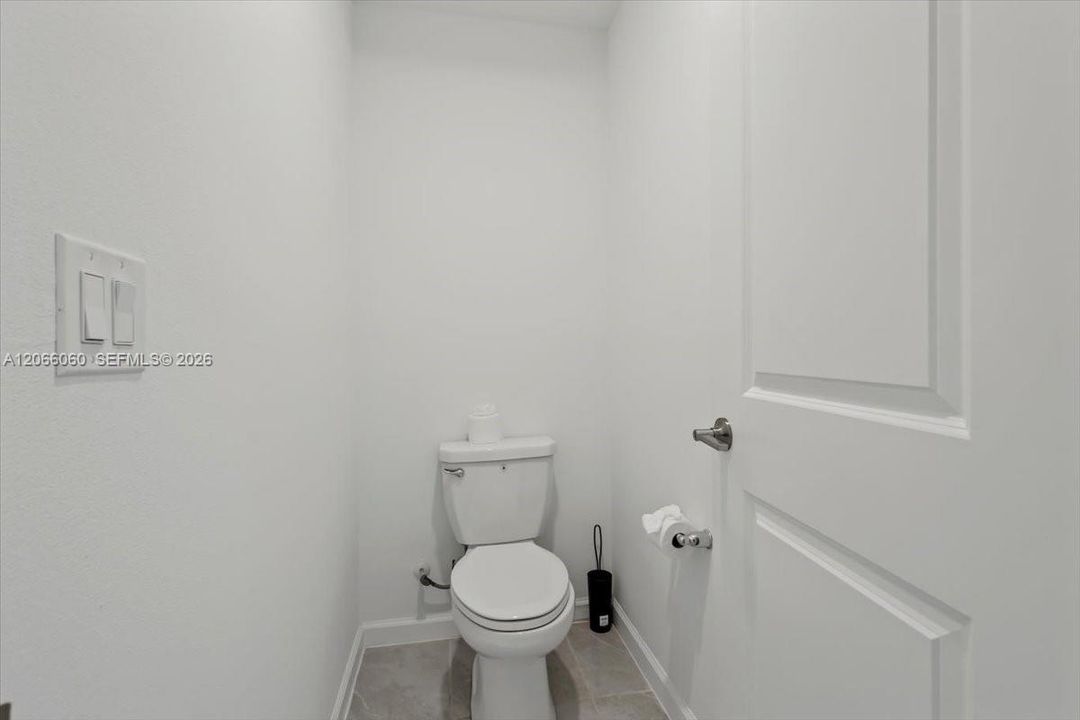 For Sale: $325,000 (3 beds, 2 baths, 1448 Square Feet)