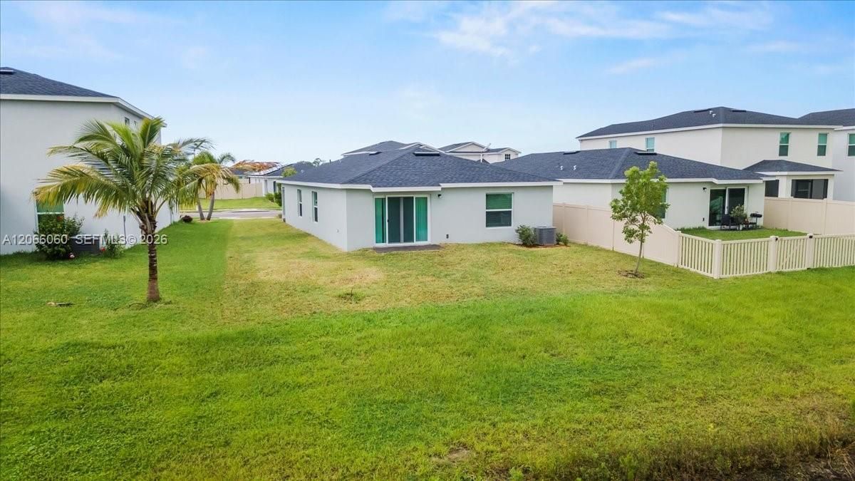 For Sale: $325,000 (3 beds, 2 baths, 1448 Square Feet)