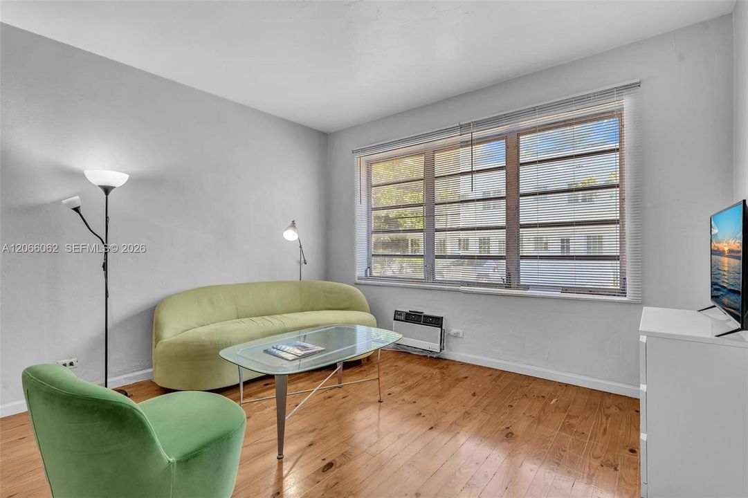 For Sale: $189,000 (0 beds, 1 baths, 500 Square Feet)